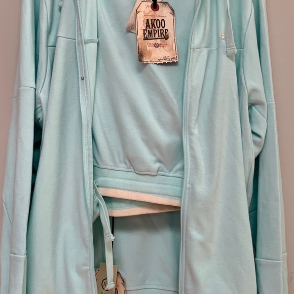 Full Akoo sweatsuit Hoodie - Picture 4 of 5